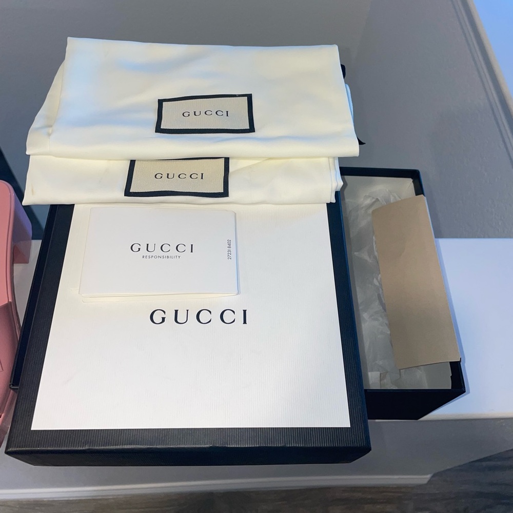 Gucci Rubber Slides - Picture 2 of 5